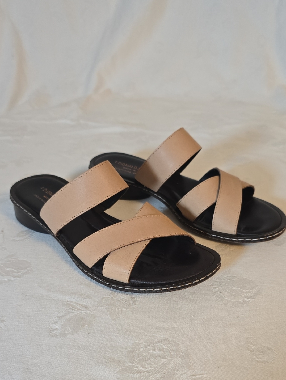Donald J. Pliner Nude Tan Beige Leather Cross-Strap Slide Sandals Size 7